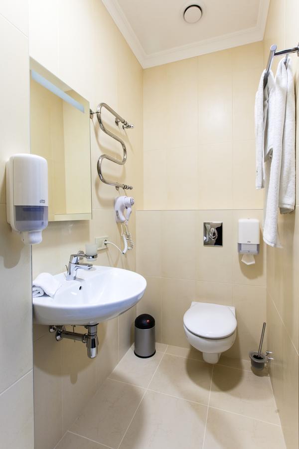 West Park Hotel Sofiivska Borshchahivka Bagian luar foto