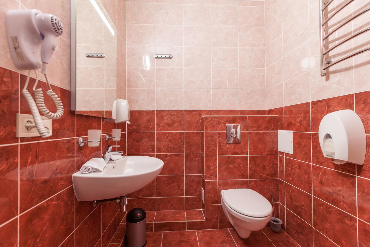 West Park Hotel Sofiivska Borshchahivka Bagian luar foto