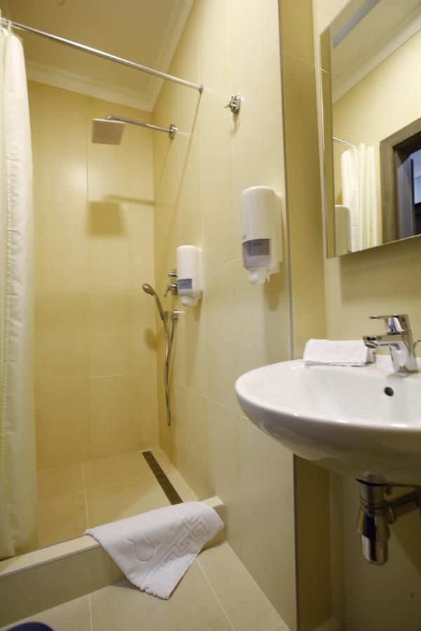 West Park Hotel Sofiivska Borshchahivka Bagian luar foto