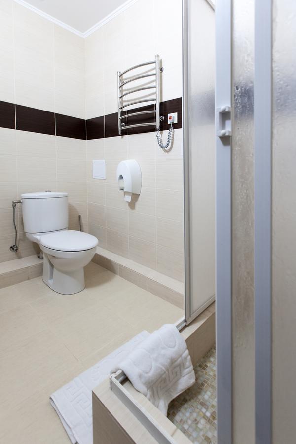 West Park Hotel Sofiivska Borshchahivka Bagian luar foto