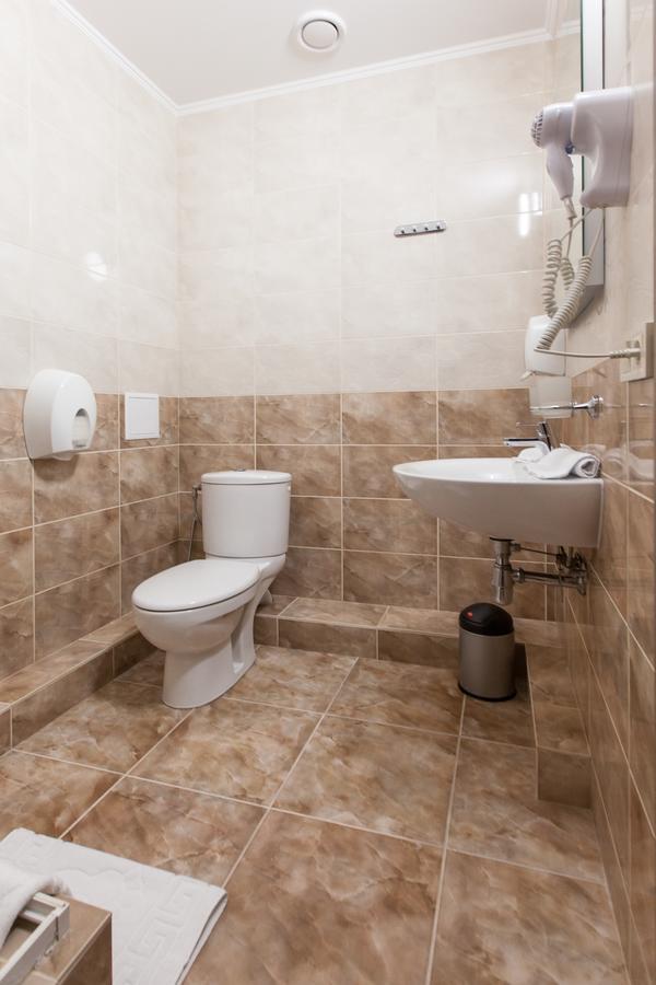 West Park Hotel Sofiivska Borshchahivka Bagian luar foto