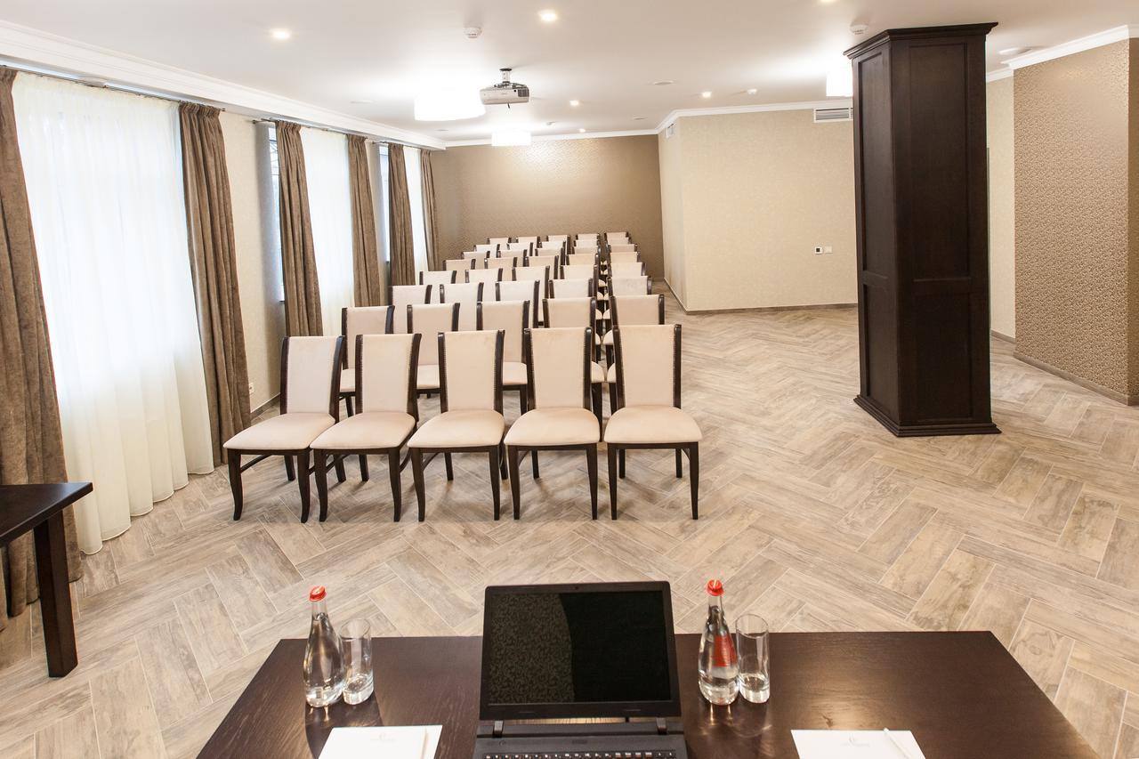 West Park Hotel Sofiivska Borshchahivka Bagian luar foto