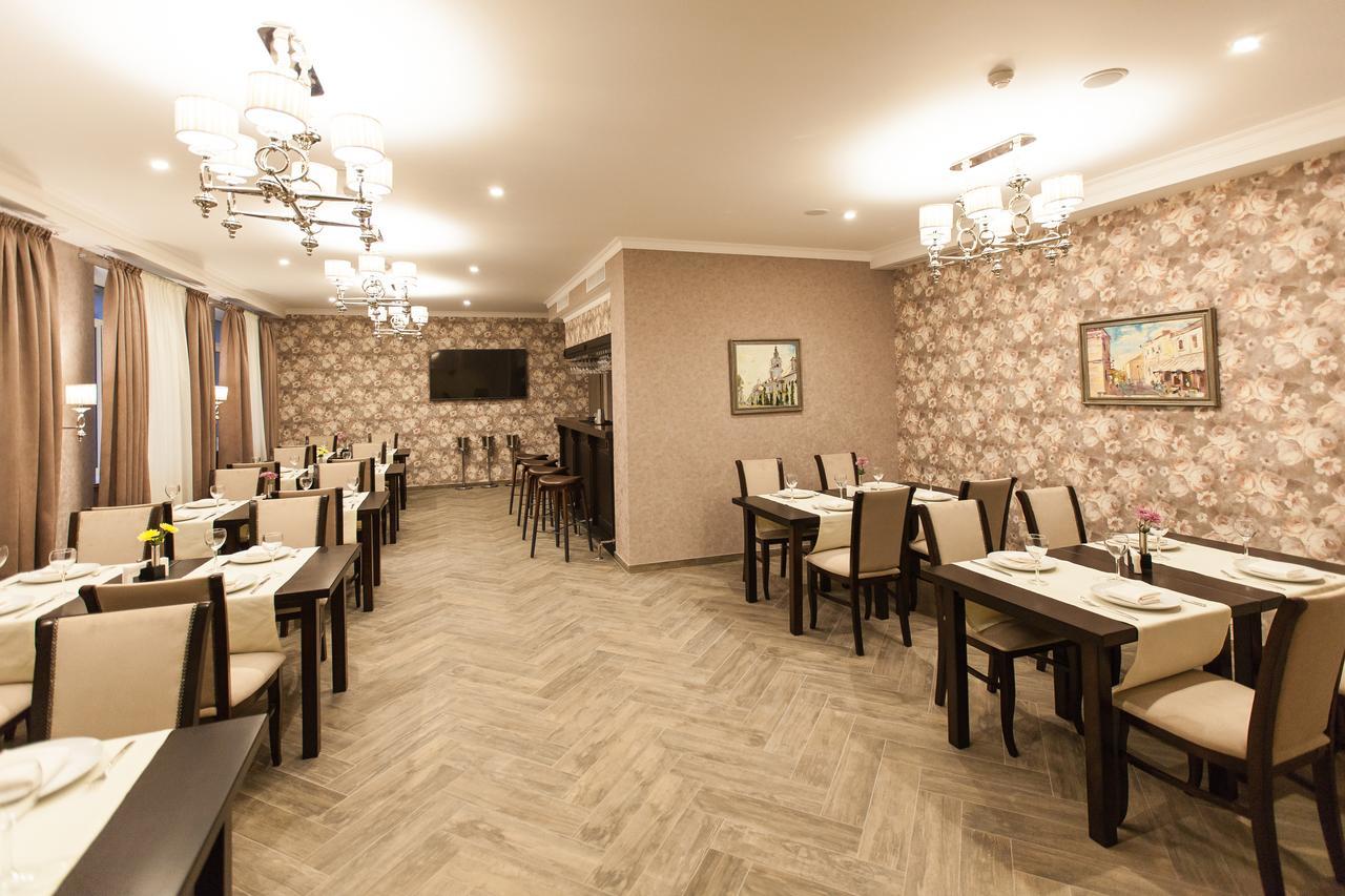 West Park Hotel Sofiivska Borshchahivka Bagian luar foto